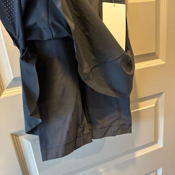 Lululemon Nulux Running Dress 8” in Graphite Gray - Picture 9 of 13